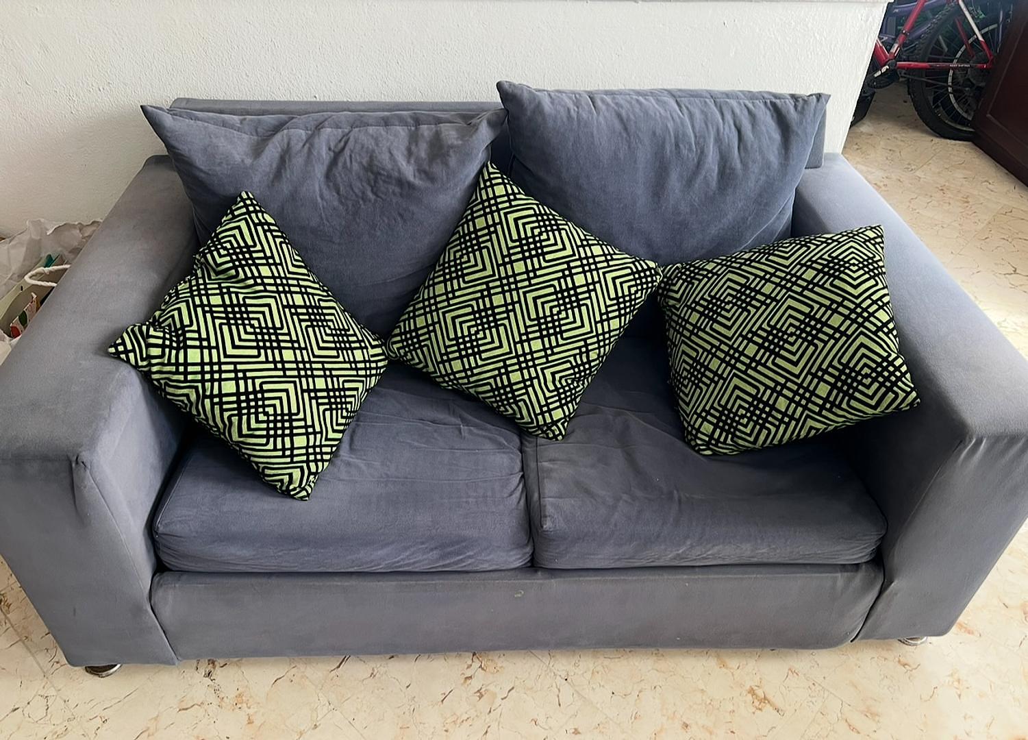 muebles y colchones - ¡OPORTUNIDAD!
Juego de dos sofá - tres y  dos plazas   1