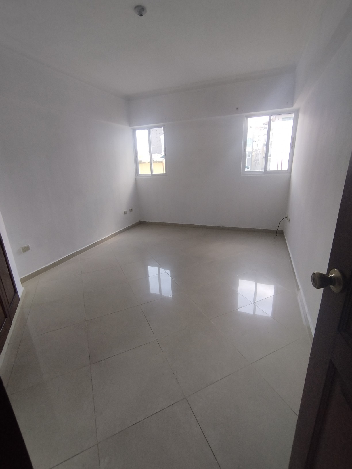 apartamentos - BELLA VISTA ALQUILO SIN INTERMEDIARIOS
APARTAMEMTO 3 HABITACIÓNES 1