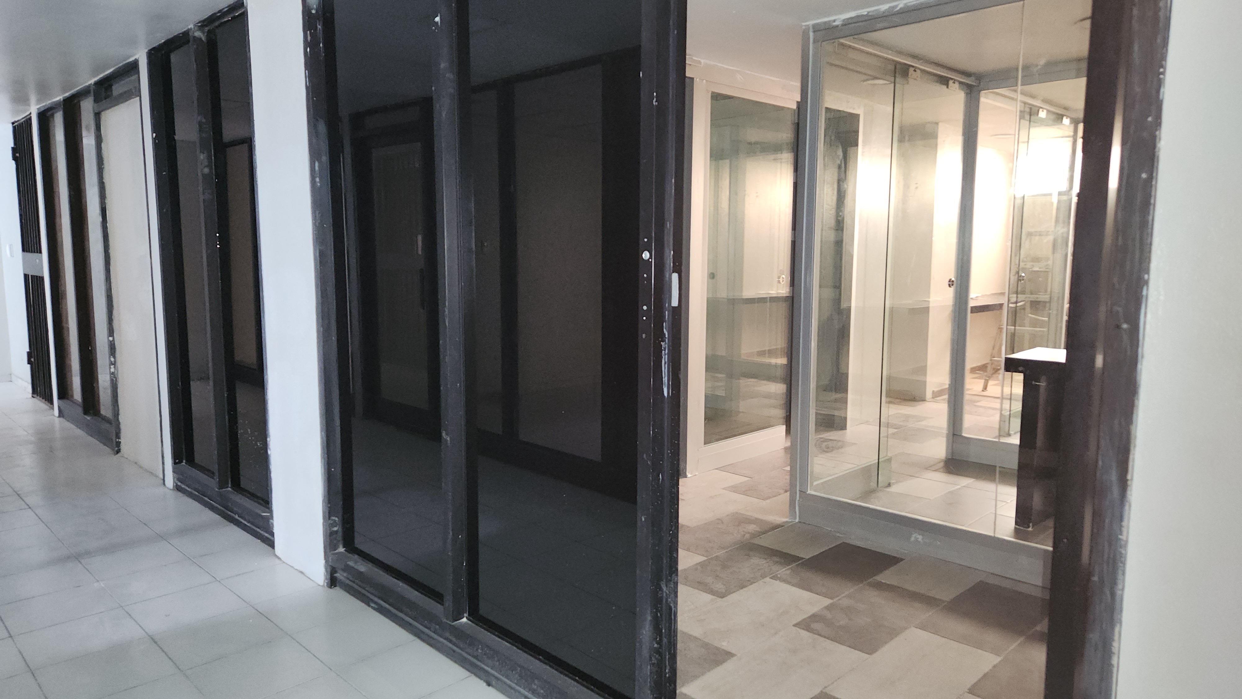 oficinas y locales comerciales - SE ALQUILA LOCAL EN AV 27 DE FEBRERO 