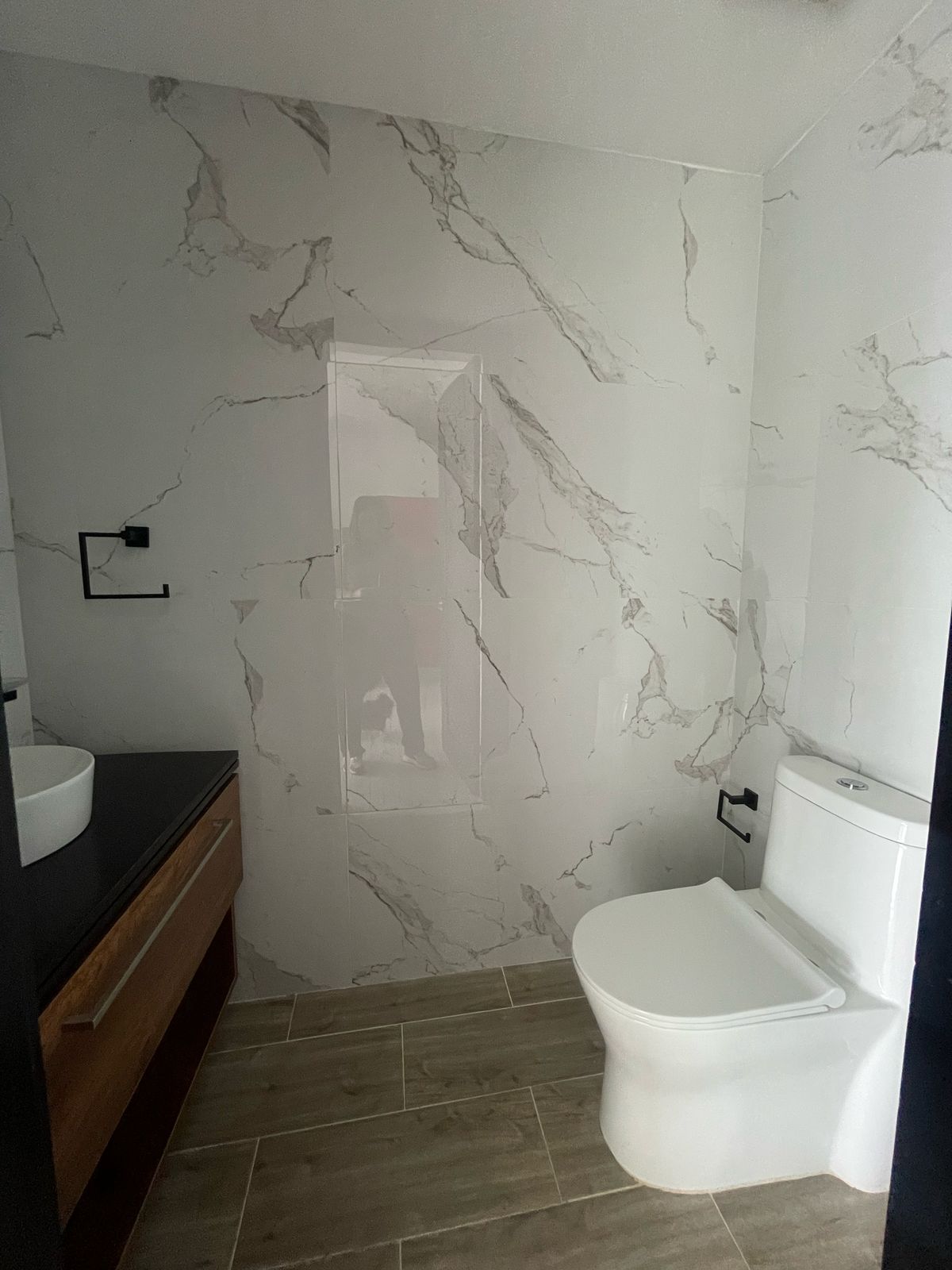 apartamentos - Alquiler Apartamento  Linea Blanca Av. Sarasota 8
