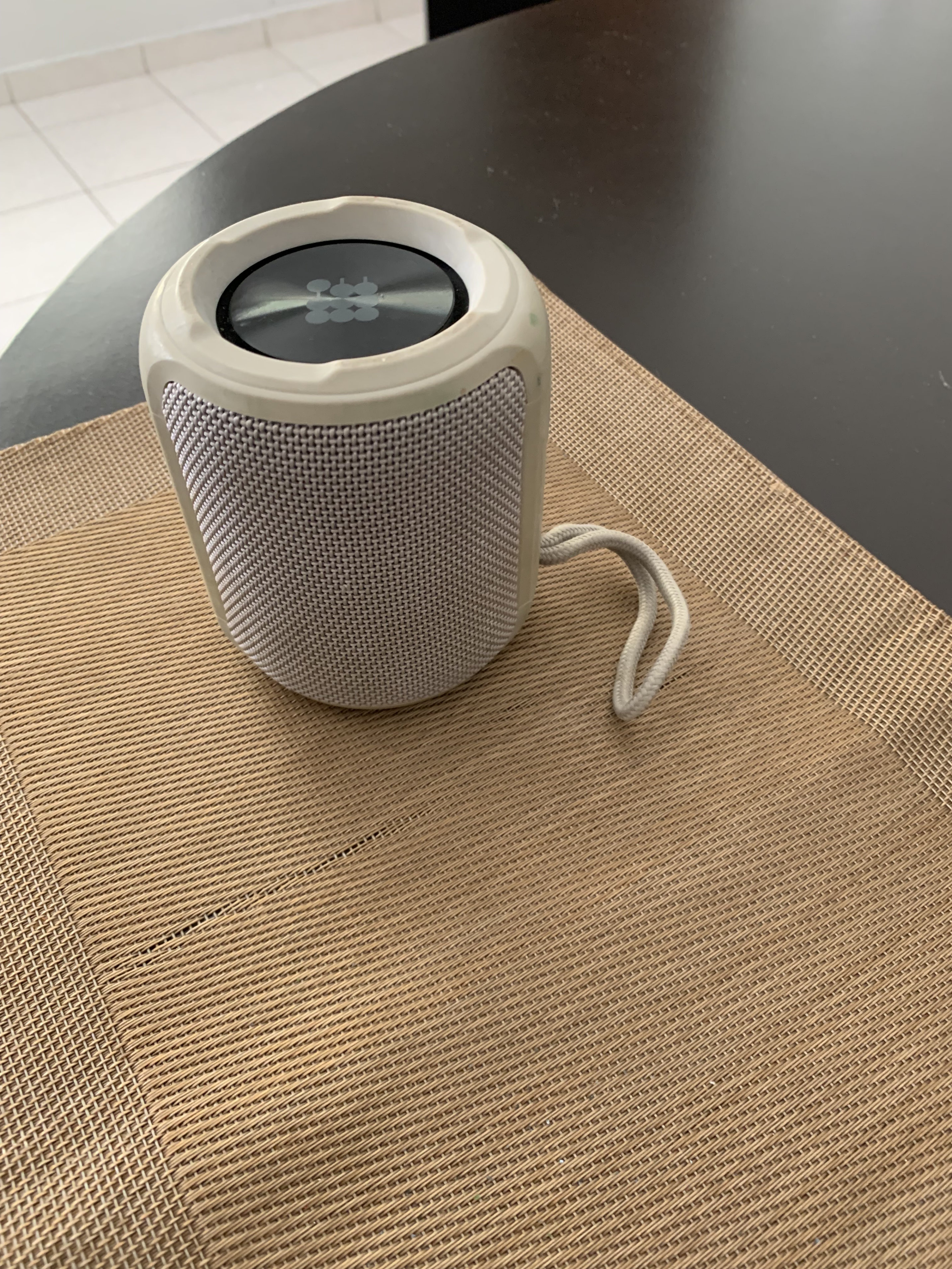 camaras y audio - Bocinas cubbit usadas con bluetooth