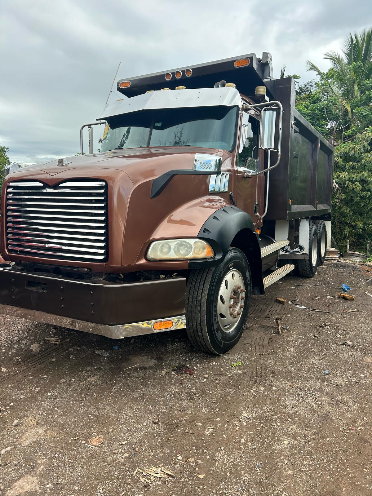 camiones y vehiculos pesados - Camiom mack del 2009 Granite  0