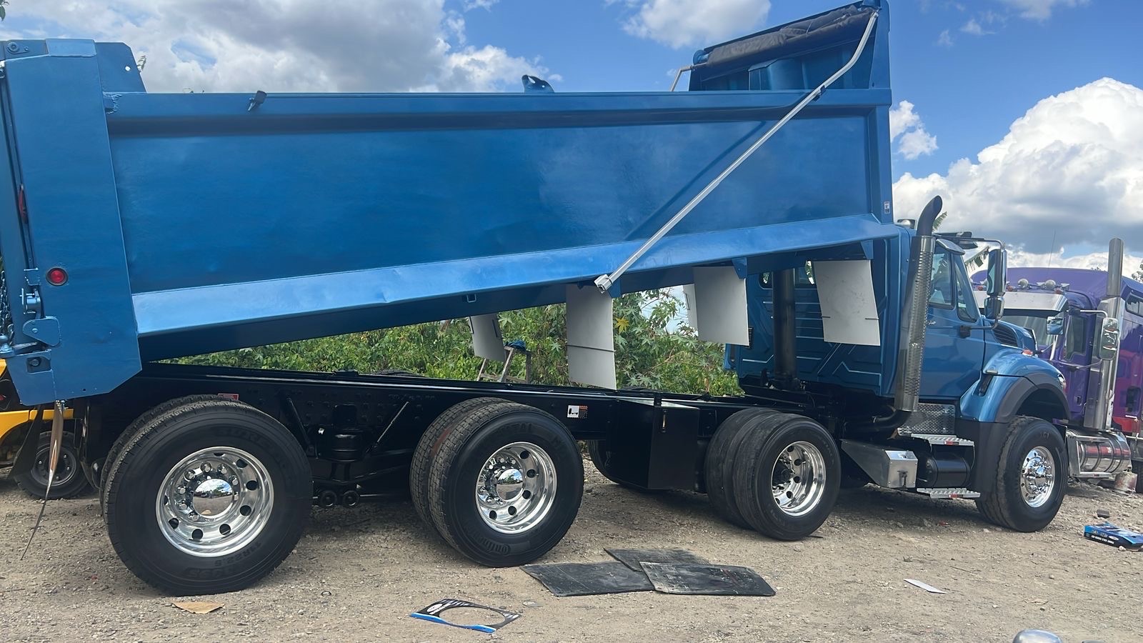 camiones y vehiculos pesados - vendo internacional financiamiento disponible 9