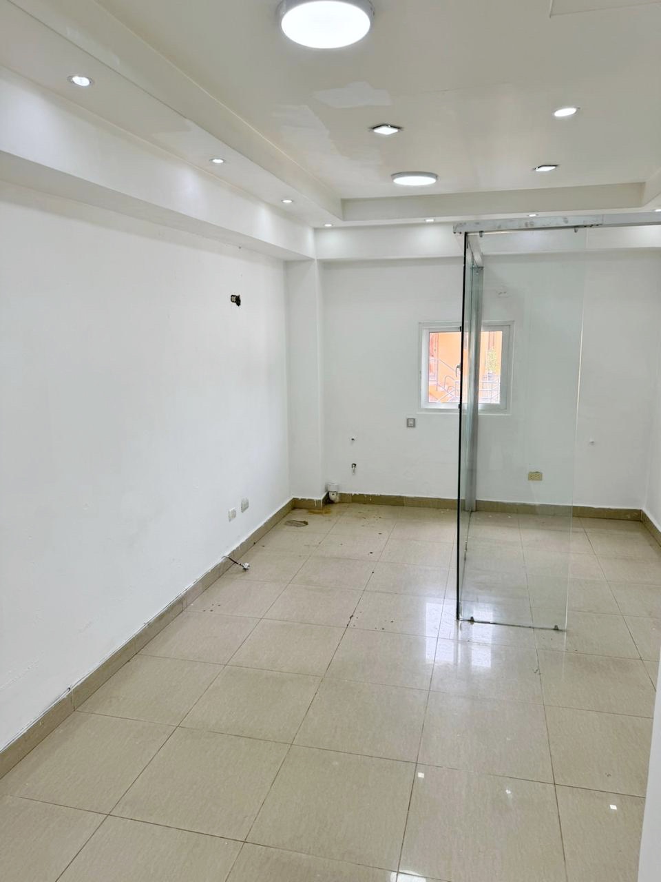 oficinas y locales comerciales - Local céntrico en Bella vista 2