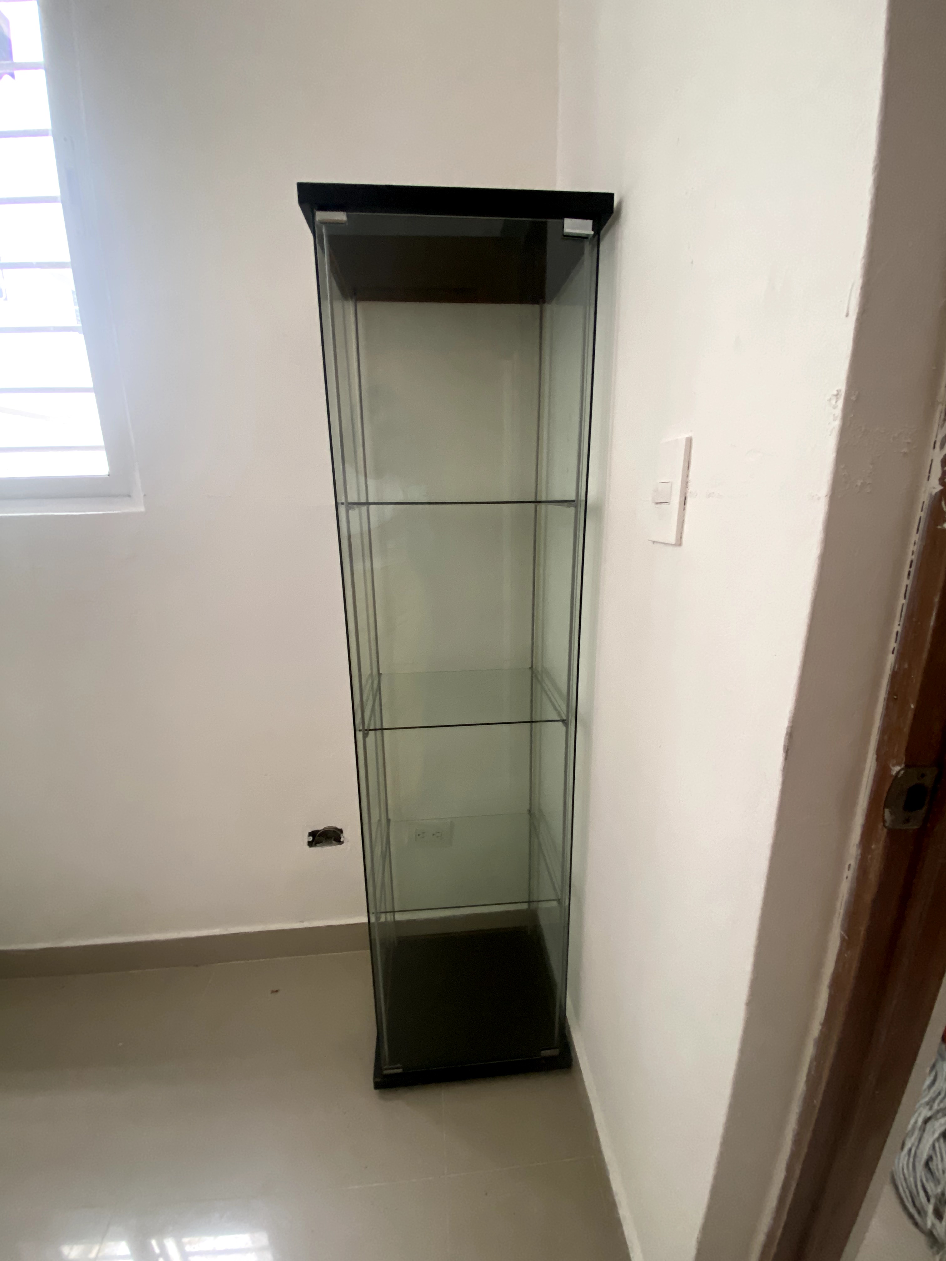 equipos profesionales - Vendo estante moderno con repisas de vidrio 0