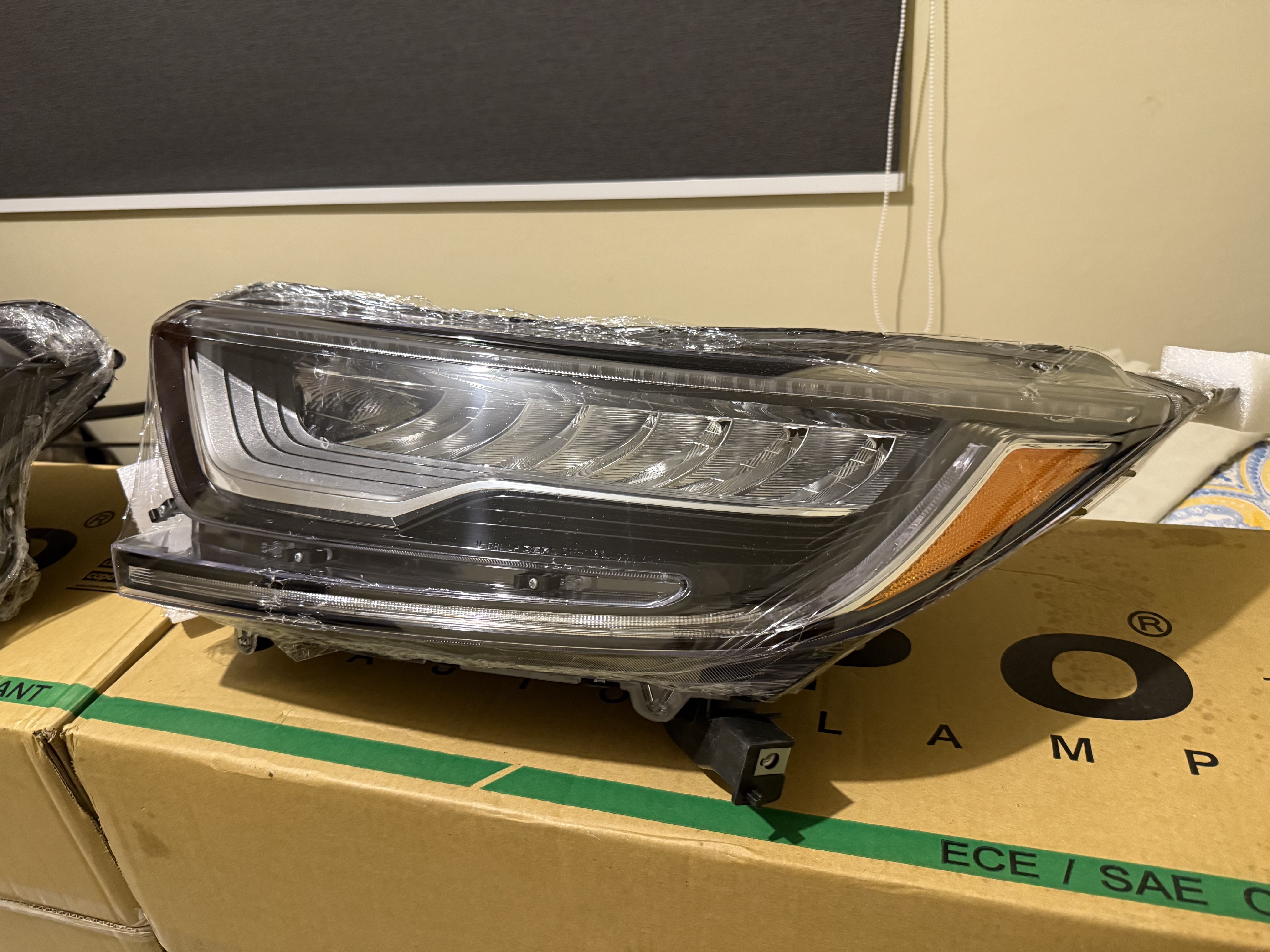 repuestos - Pantalla Izquierda Honda CRV 2017-2022 Touring Nueva 2