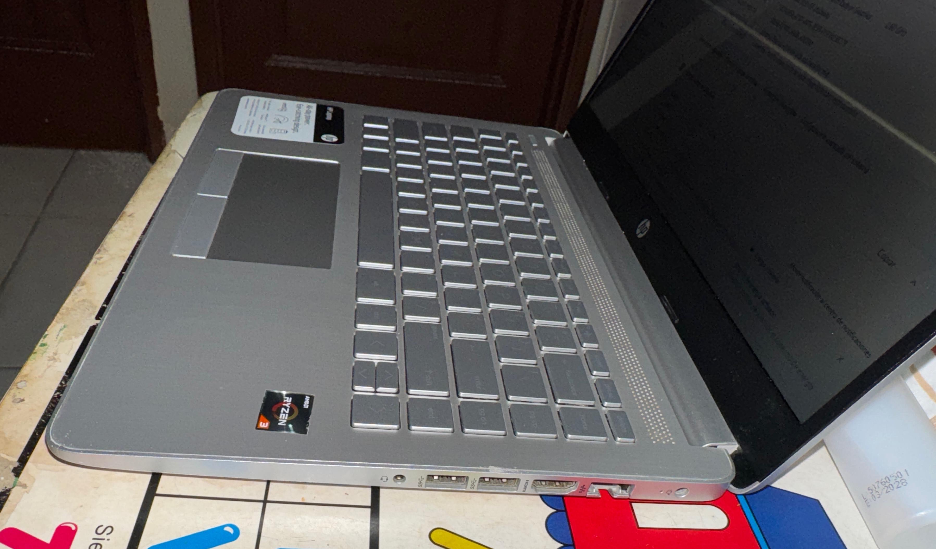 computadoras y laptops - HP Ryzer 3  3
