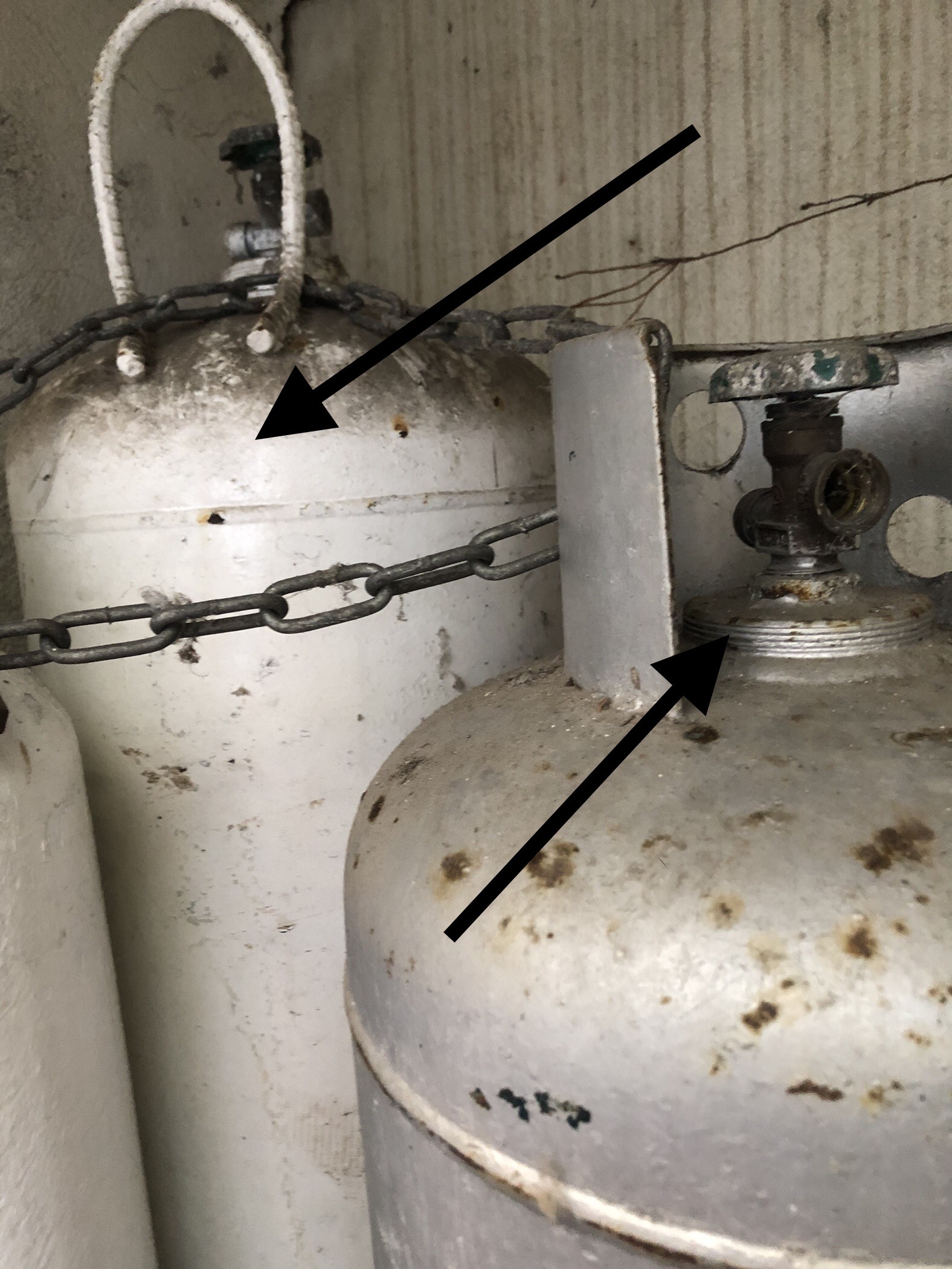 cocina - Se venden 2 tanques de gas de 100 libras cada uno 