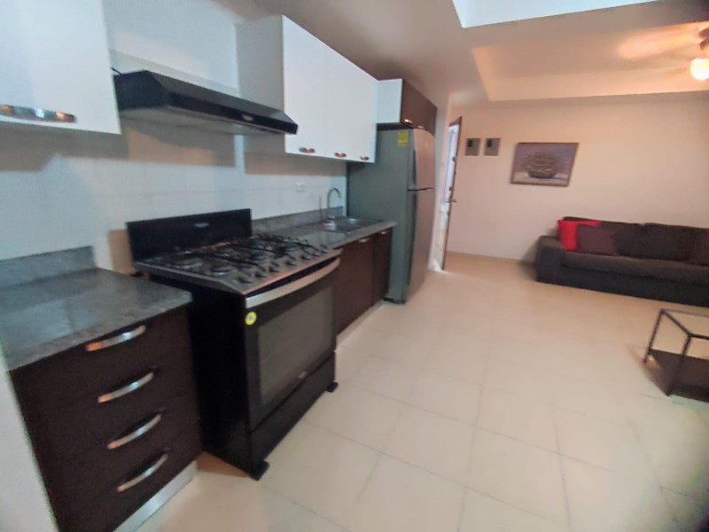 apartamentos - Alquilo Apartamento en 
Gazcue, 7mo piso 

 6