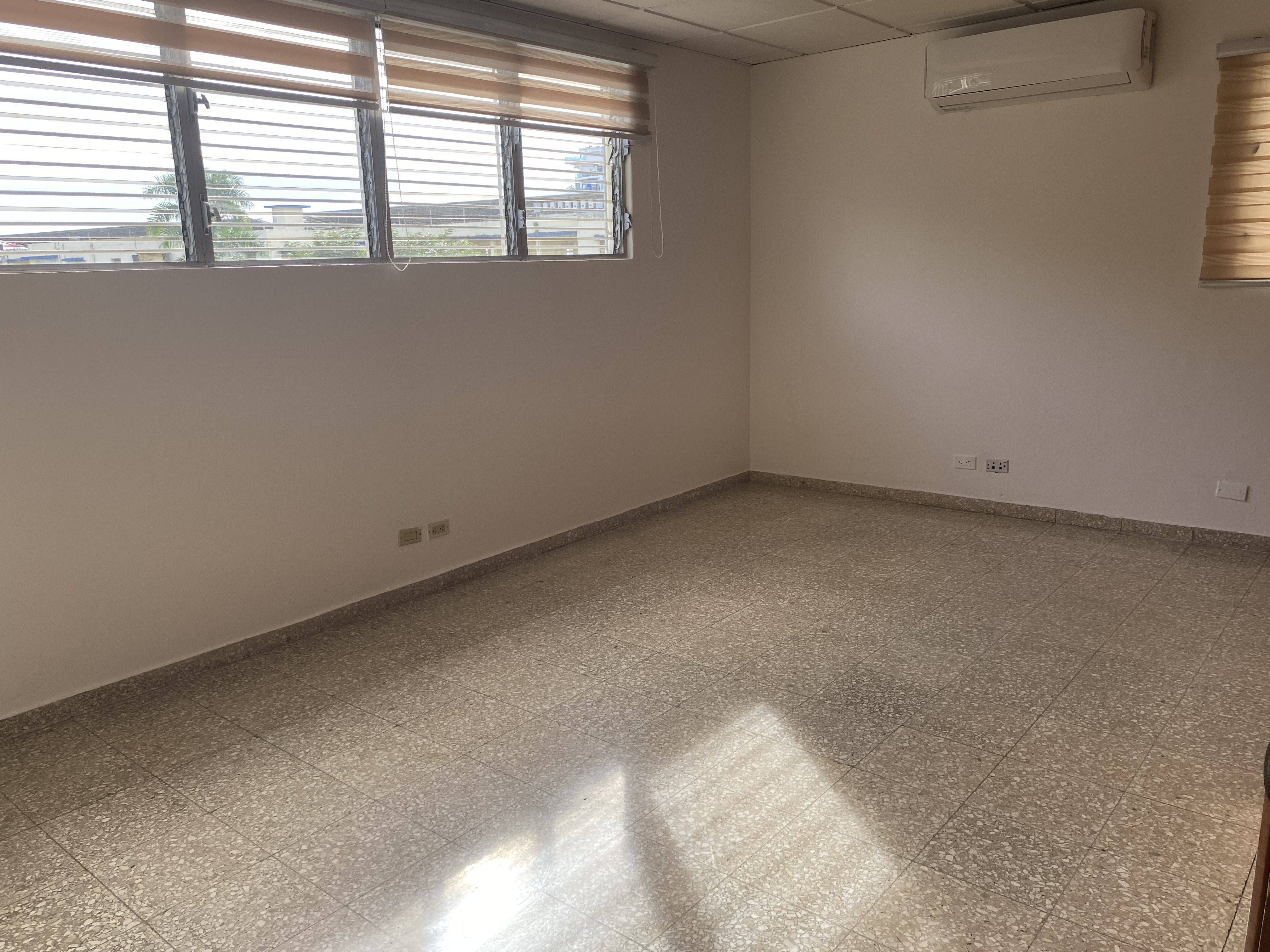 oficinas y locales comerciales - Alquiler: Local para Oficinas en La Esperilla 3
