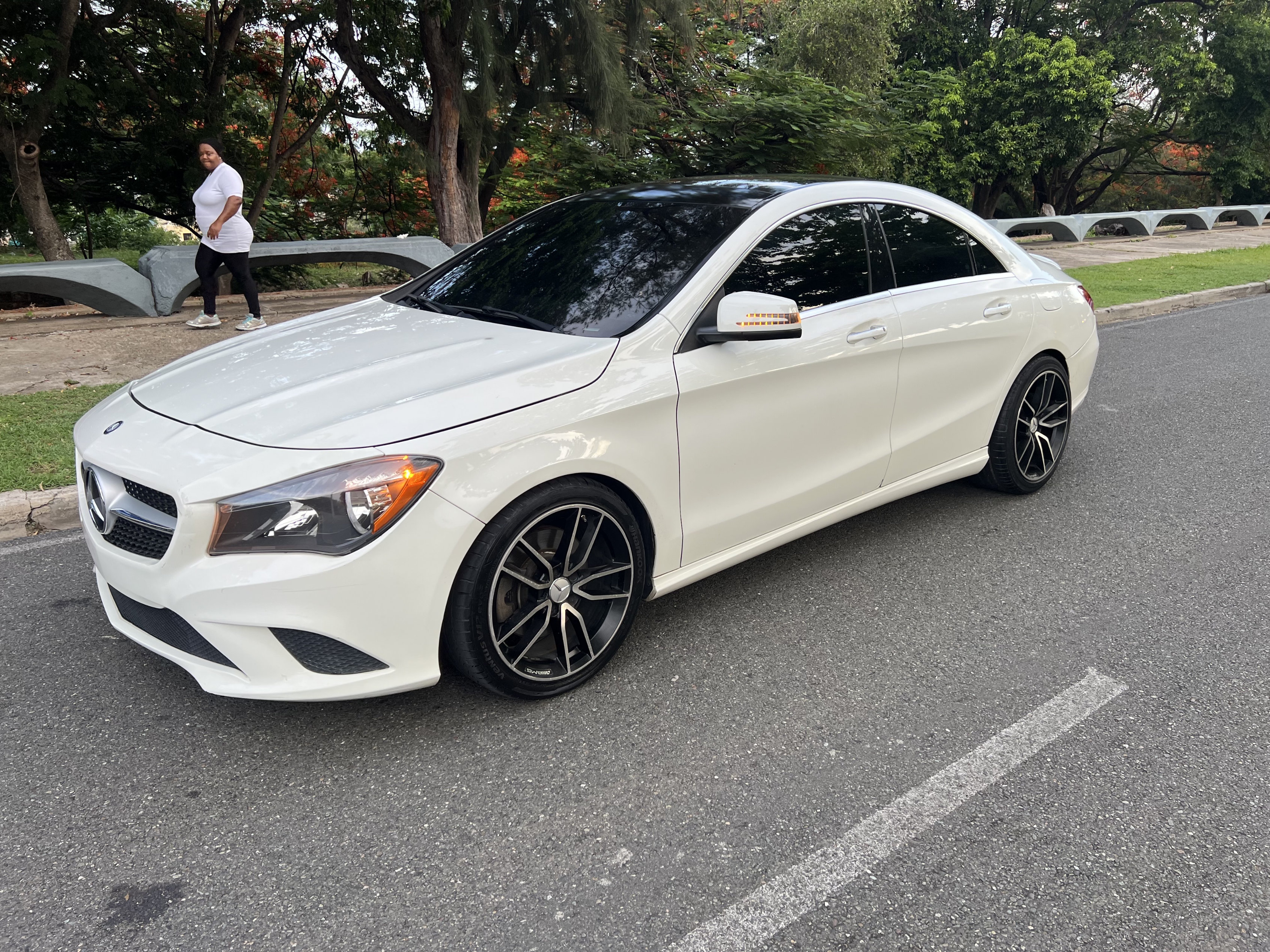 carros - Mercedes benz CLA250 4 matic vendo totalidad o traspaso  3