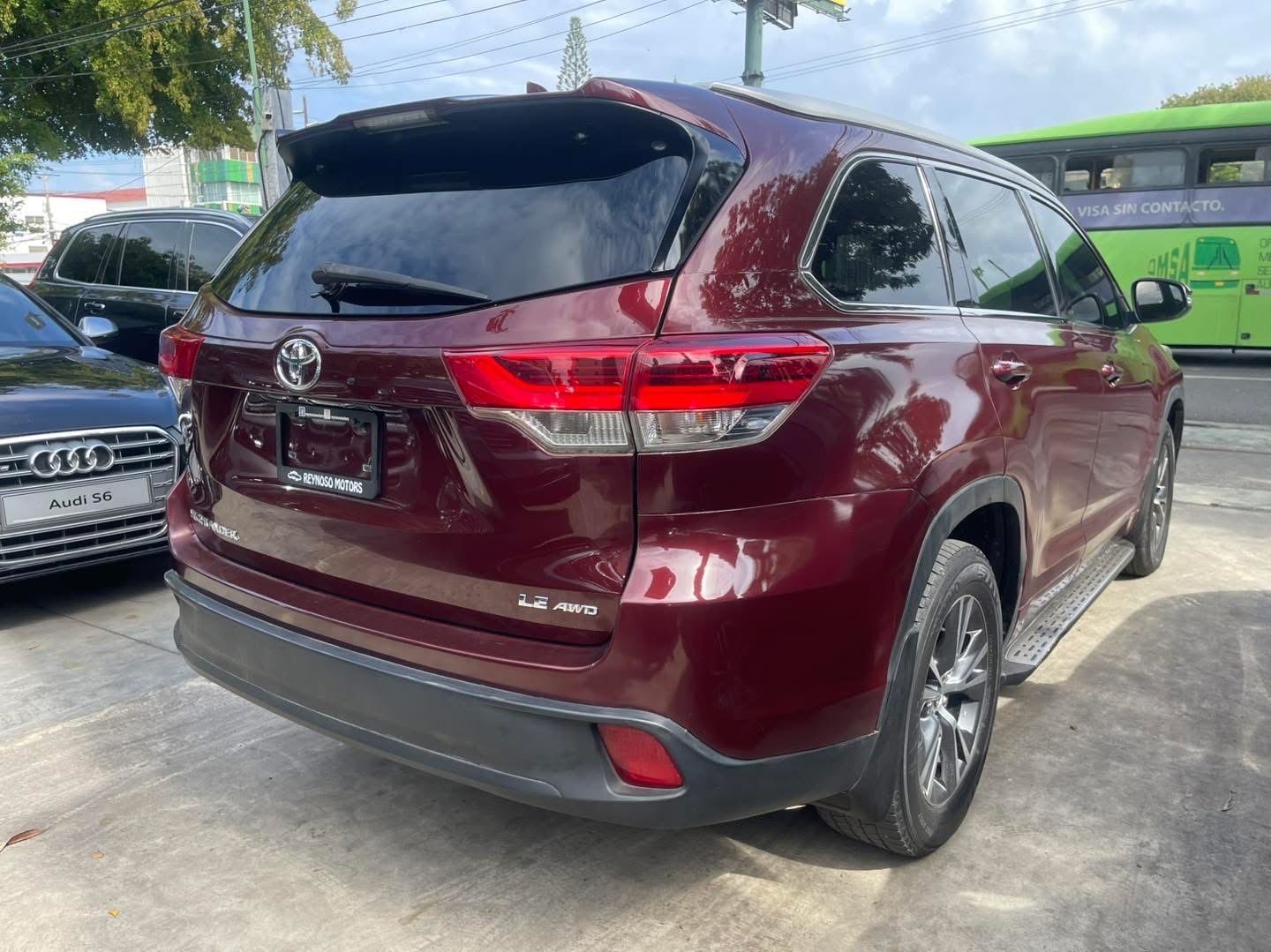 jeepetas y camionetas - TOYOTA HIGHLANDER LE 2017 2