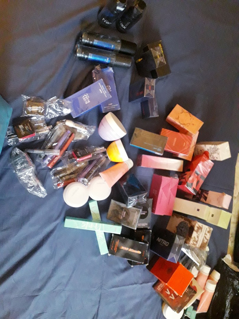 joyas, relojes y accesorios - PERFUMES y Productos de Belleza  L BELL ESIKA Y AVON Y Cyzone, de Oportunidad 2