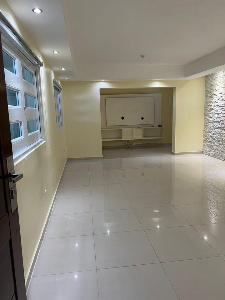 apartamentos - Vendo espacioso apartamento en don honorario. 5
