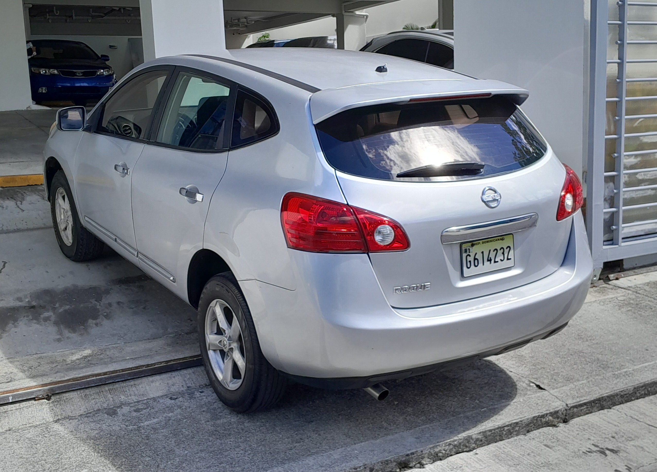 jeepetas y camionetas - NISSAN ROGUE 2011 3