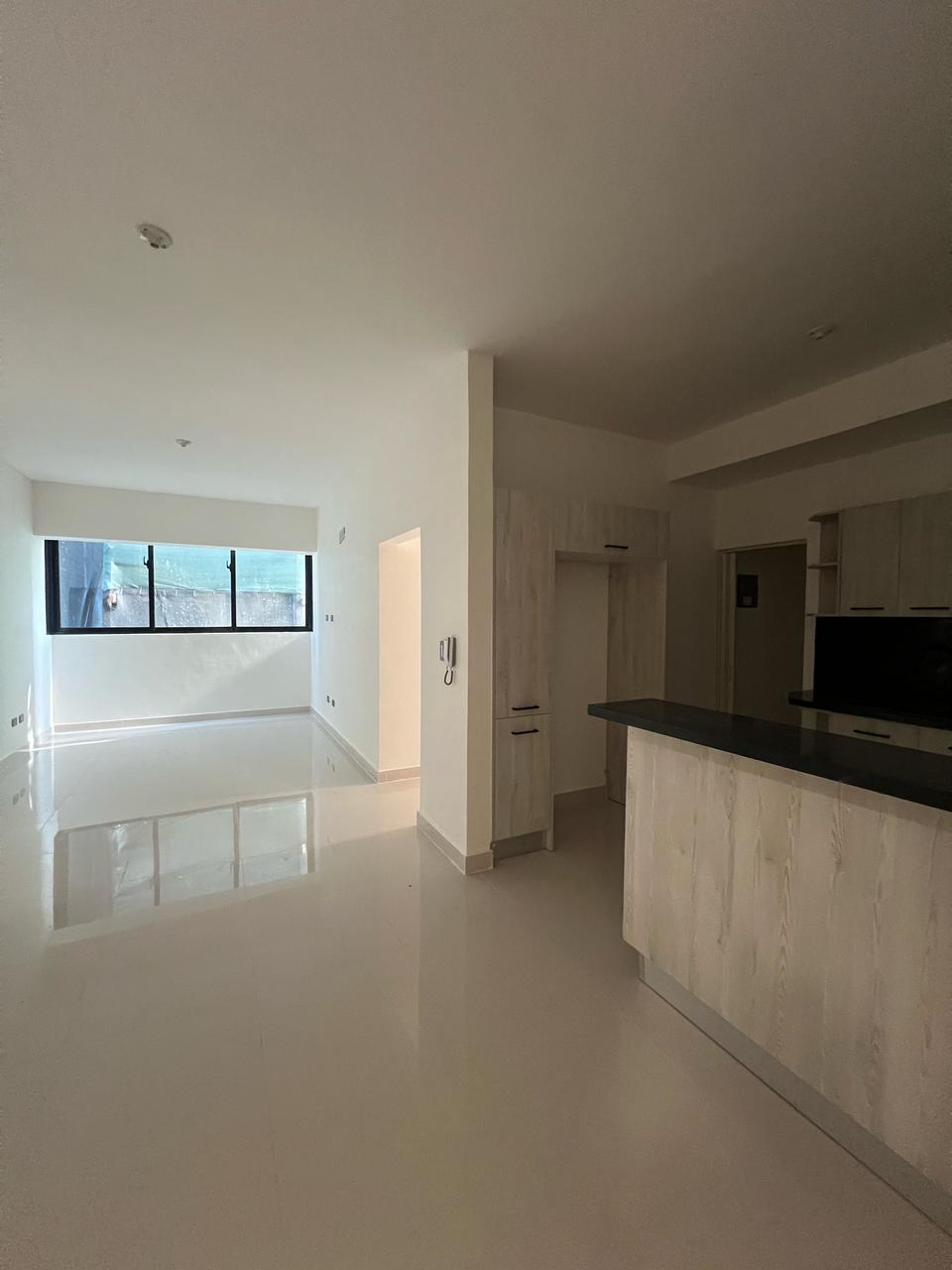 apartamentos - Apt.5to piso con ascensor,gas,planta full, Lobby y terraza común para actividad. 6