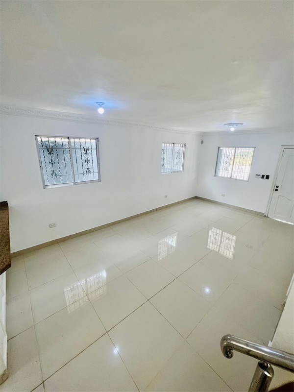 casas - Venta de hermosa casa próximo a la Charles de Gaulle Santo Domingo este  7