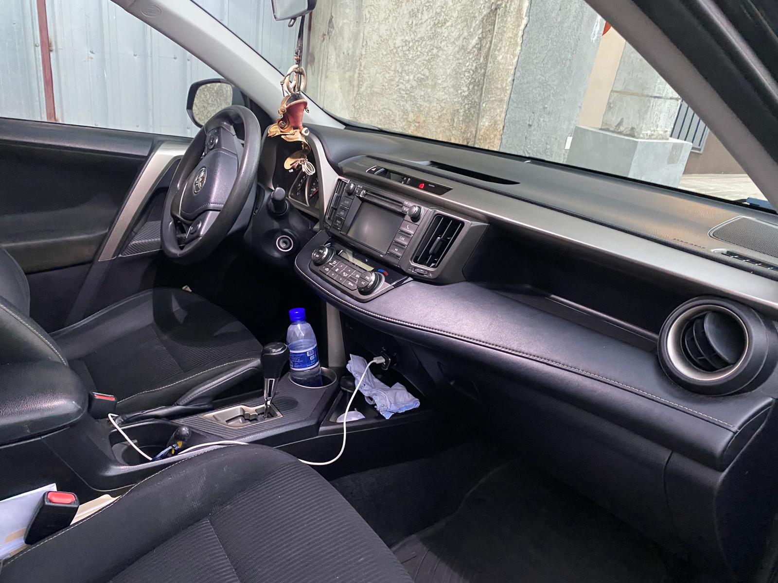 jeepetas y camionetas - 2013 Toyota RAV4 XLE Americana  9