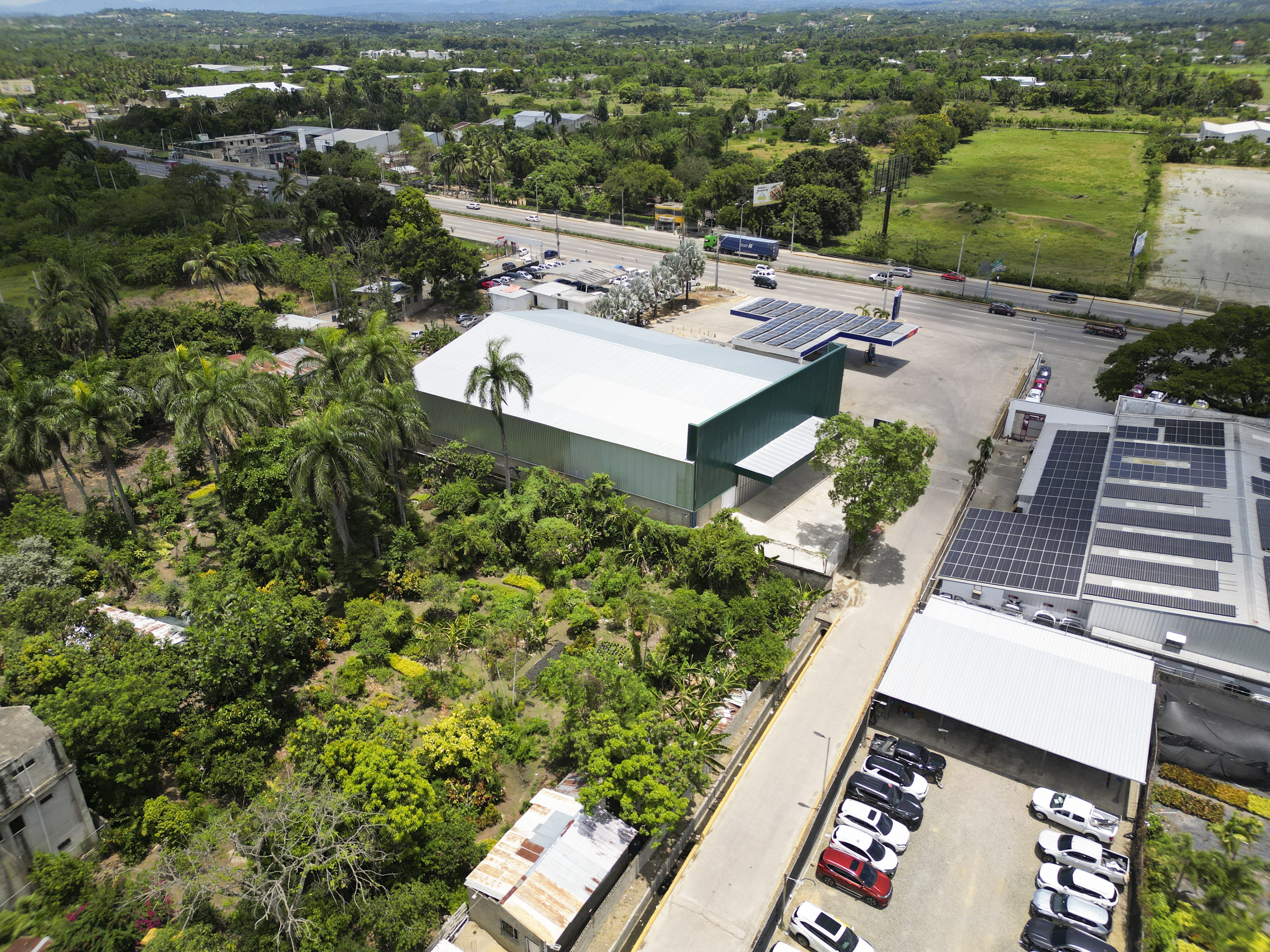 oficinas y locales comerciales - Nave Industrial en la Autopista Duarte Santiago 5