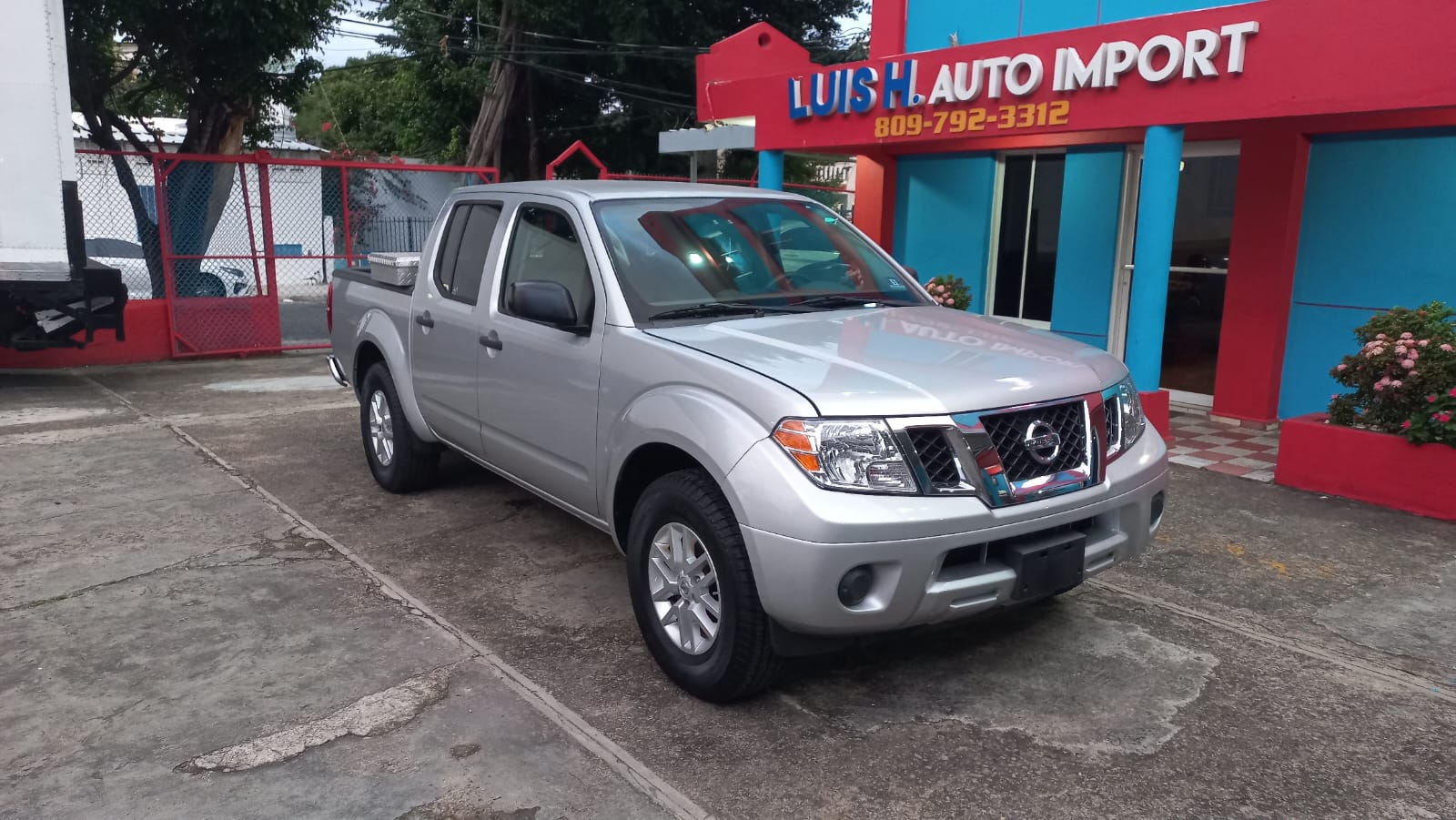 jeepetas y camionetas - Nissan Frontier SV año 2019 Gris Plata