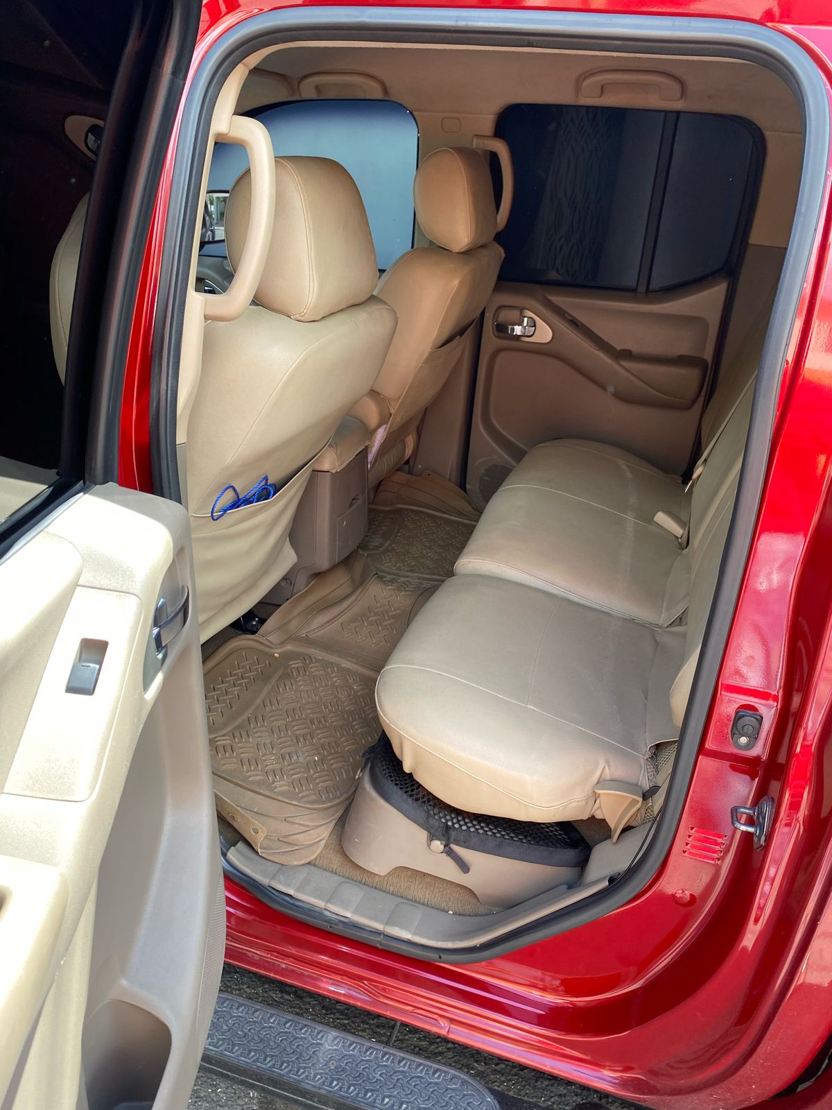 jeepetas y camionetas - Como nueva  nueva poca milla Nissan frontier 2009 5