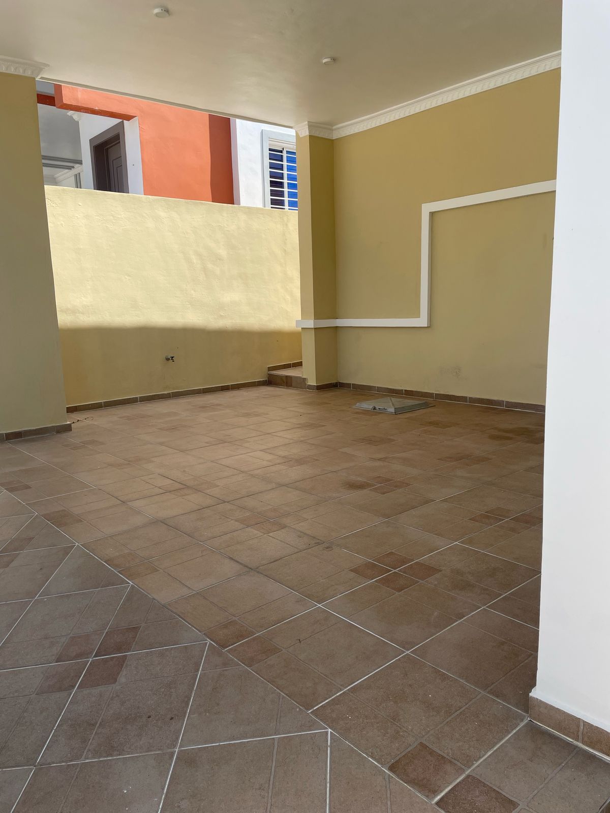 casas - casa moderna totalmente nueva con piscina en lugar tranquilo  5