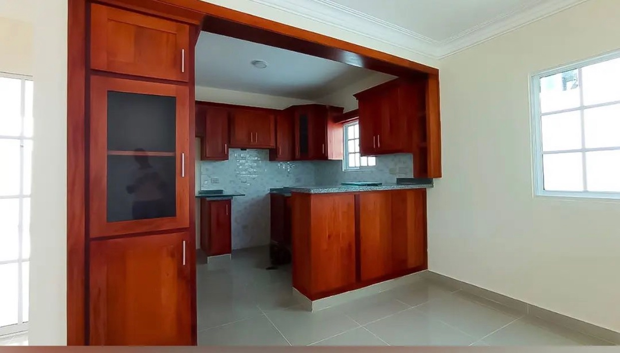casas - Venta de casa en la autopista de san Isidro brisa oriental Santo Domingo  7