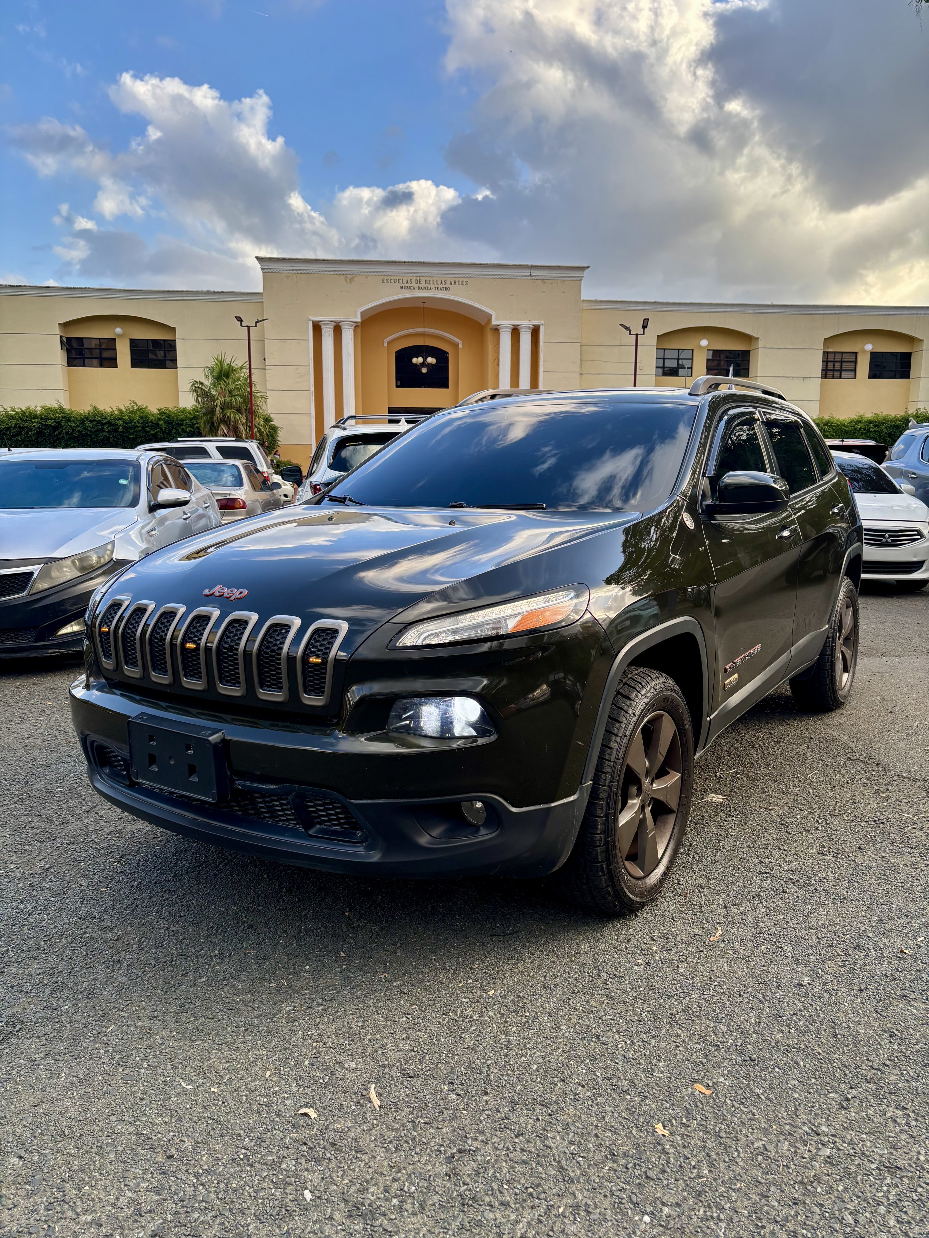 jeepetas y camionetas - Jeep Cherokee KL 75 aniversario 2016 0