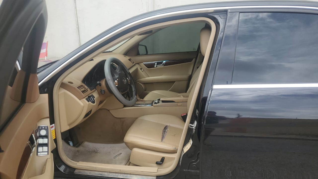 carros - Mercedes Benz c300 buenas condiciones. 7