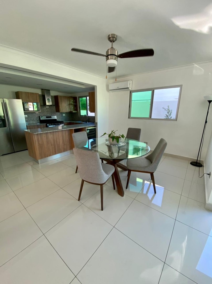 casas - Se vende casa de dos niveles en Ciudad Modelo 2