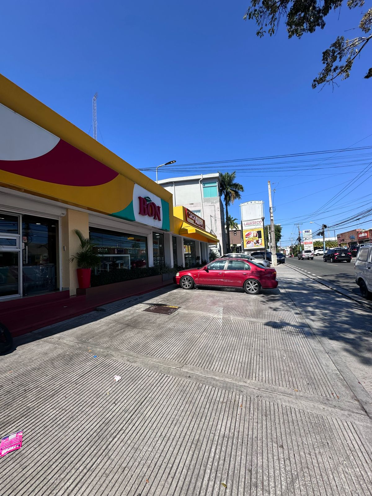 oficinas y locales comerciales - Local comercial en alquiler en Arroyo Hondo  1