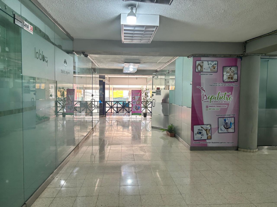oficinas y locales comerciales - venta de plaza comercial con 42 locales en la zona colonial Distrito Nacional  0