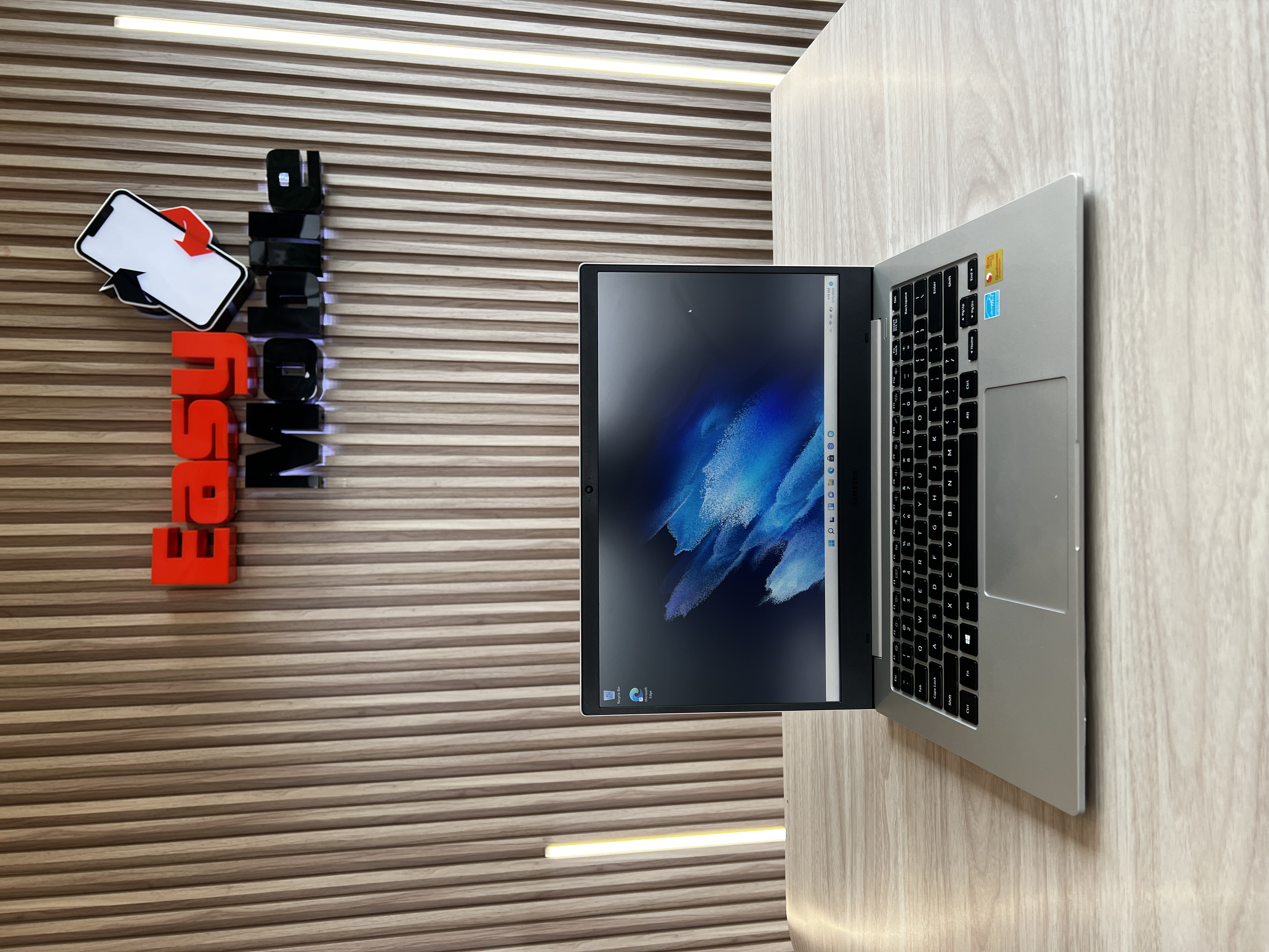 computadoras y laptops - BOOK GO 5G 14" SILVER Q SP 8RAM/128 SSD 2