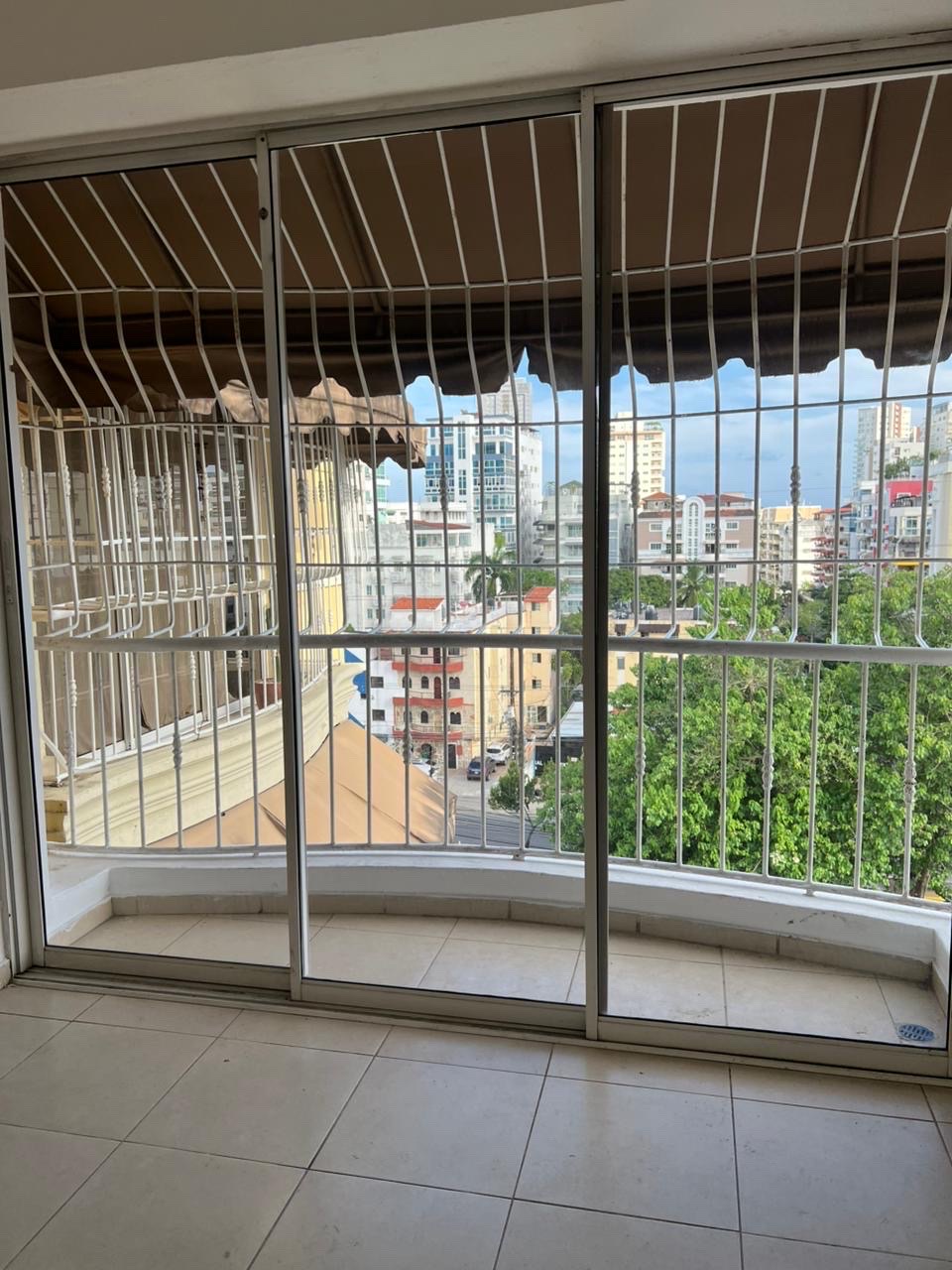 apartamentos - Alquiler de Apartamento - 7mo Piso en Renacimiento. 8