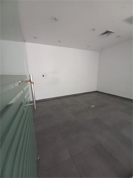 oficinas y locales comerciales - Local esquinero en Gazcue 4