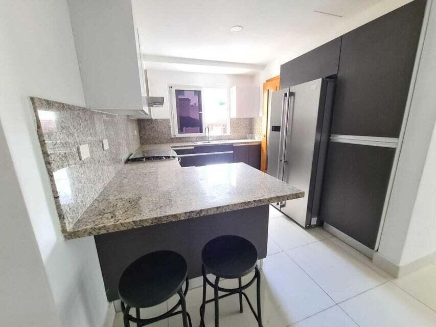 apartamentos - Apartamento semi amueblado en alquiler #24-1582 espacioso, aire acondicionado. 2