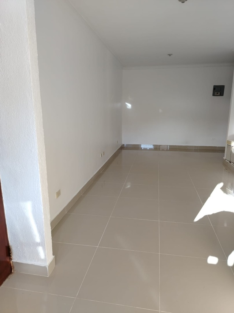 apartamentos - Apartamento en Alquiler en la Jacobo Majluta, residencial Juan Rafael. 1