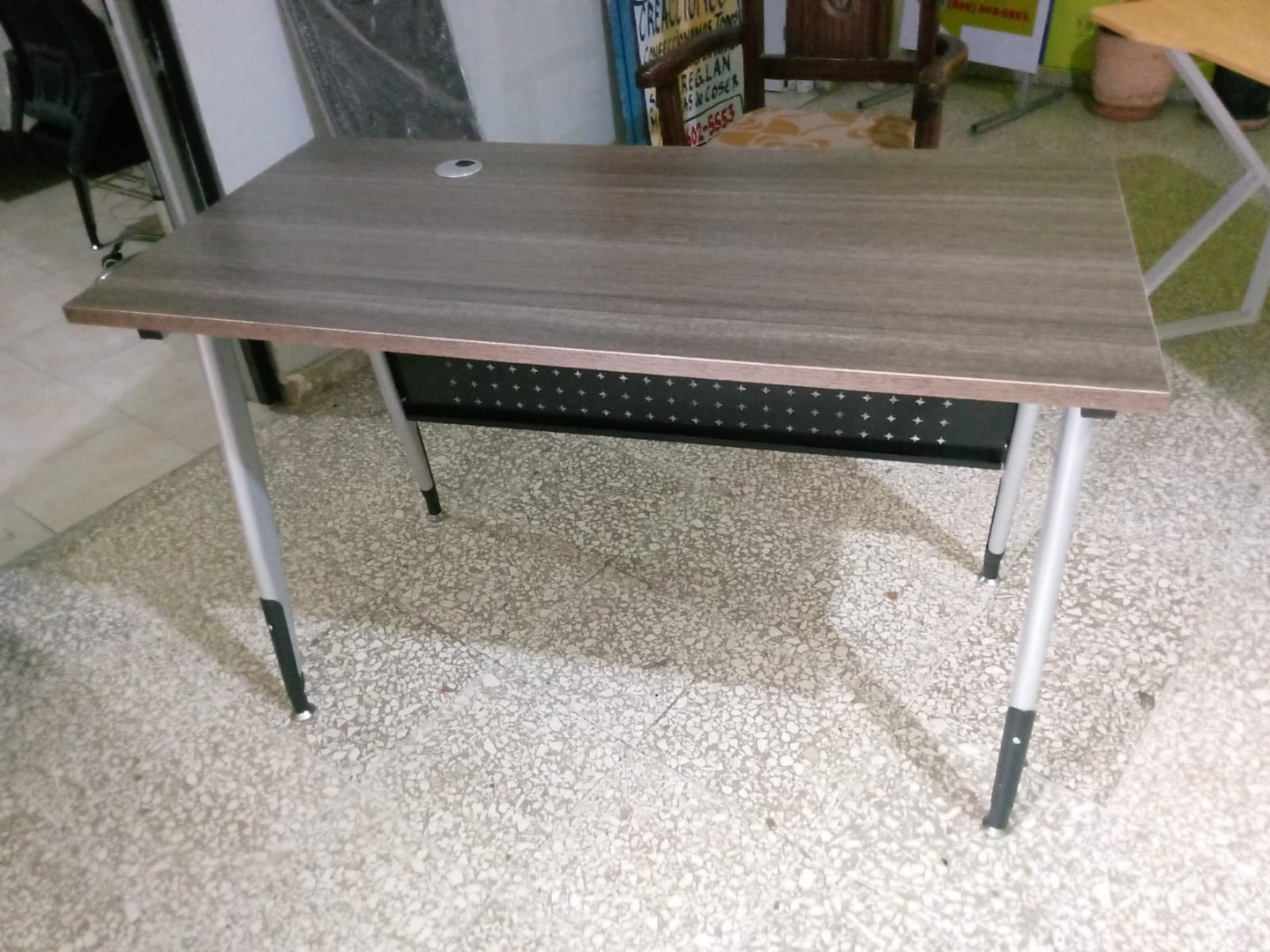 muebles y colchones - ESCRITORIO BASE METALICA SIN GAVETAS 4