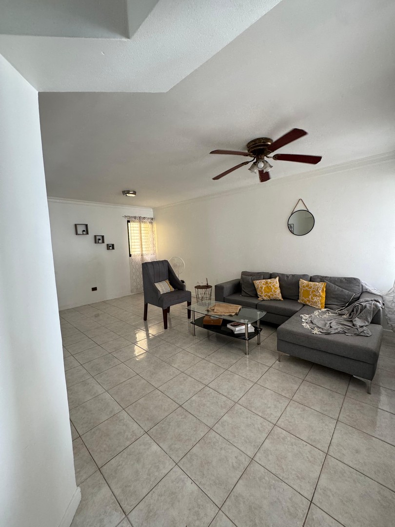 apartamentos - ALQUILO Tercer Piso En Zona de Prestigio de la Esperilla 
CODIGO: PD246
 7