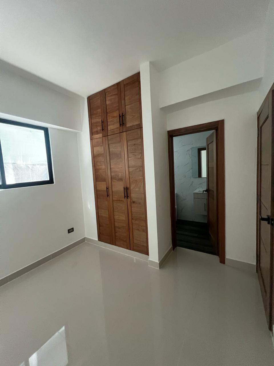 apartamentos - Apt.5to piso con ascensor,gas,planta full, Lobby y terraza común para actividad. 8