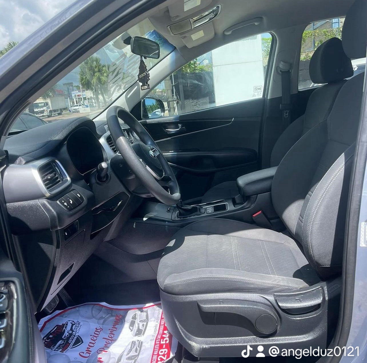 jeepetas y camionetas - Kia Sorento LX 2020 AWD  3