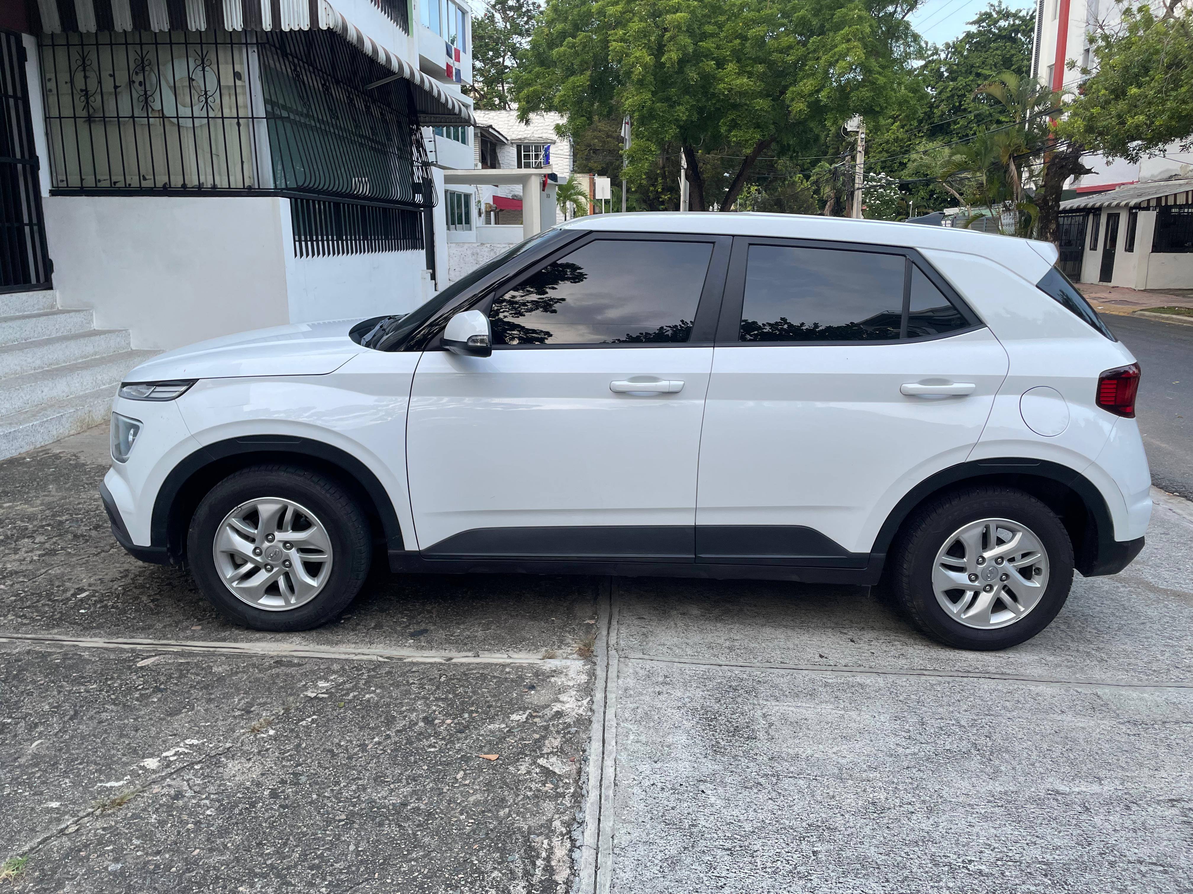 jeepetas y camionetas - Hyundai Venue- 1 dueño - Apple CarPlay Inalámbrico 6