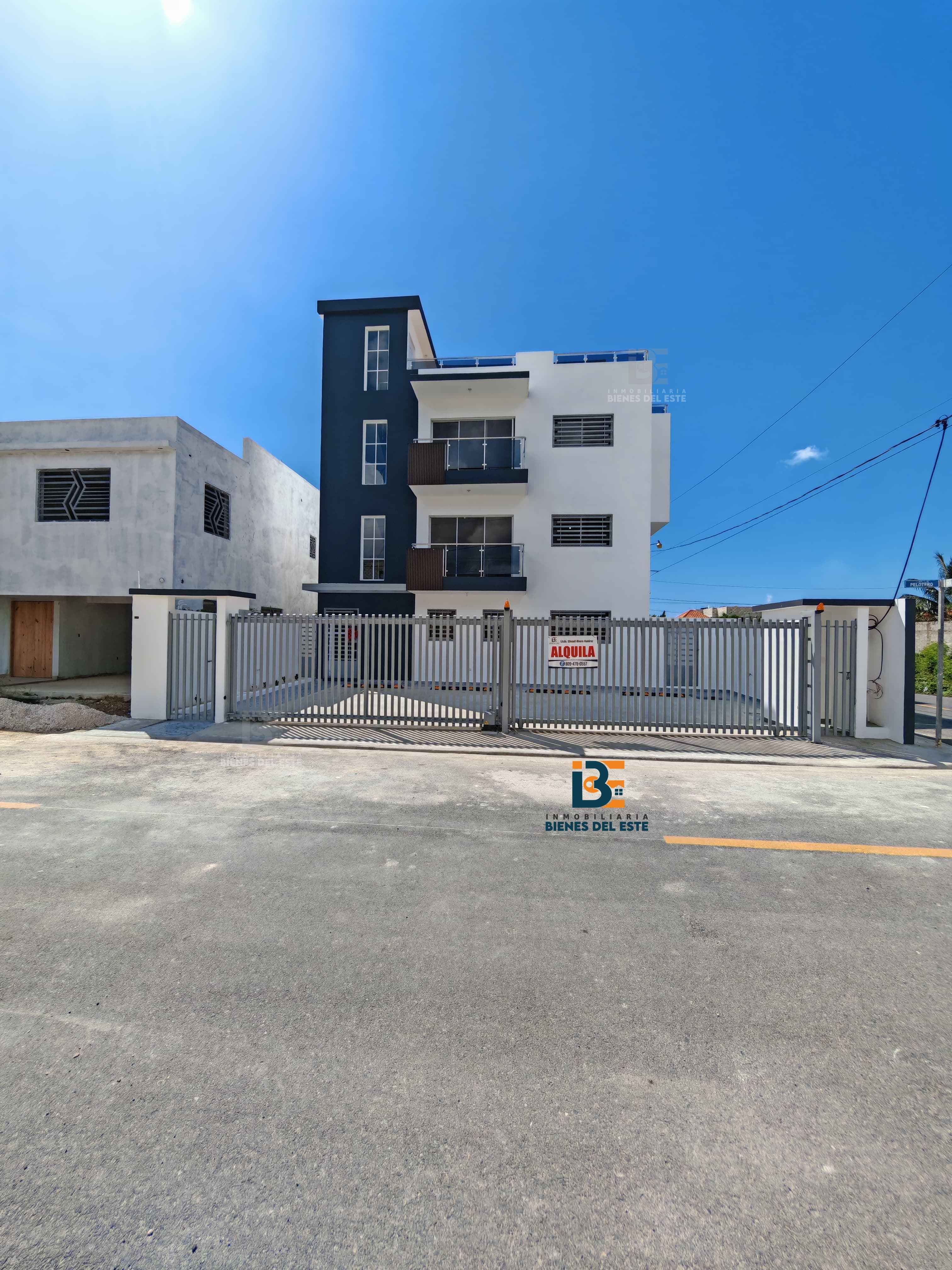 apartamentos - SE RENTA NUEVO Apartamento Amplio. 0