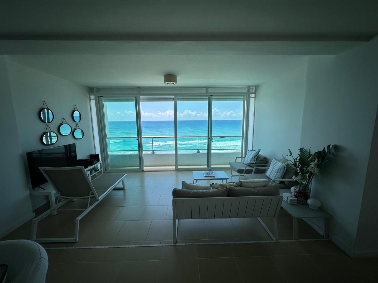 apartamentos - VENTA DE APARTAMENTO PRIMERA LINEA DE PLAYA EN JUAN DOLIO 3