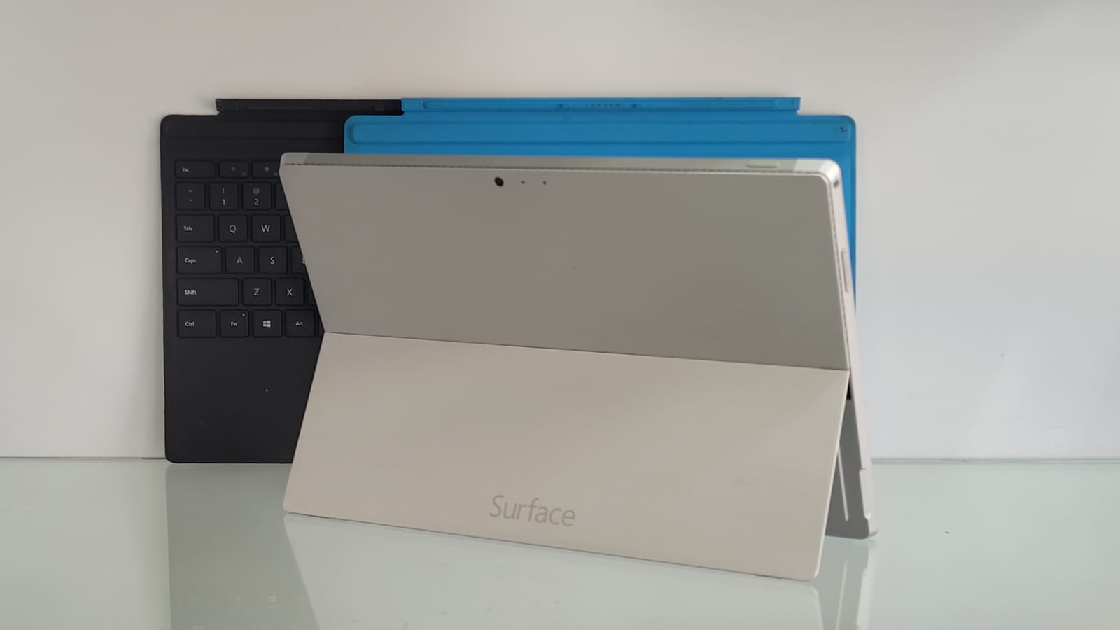 computadoras y laptops - MICROSOFT SURFACE CON TECLADO PORTATIL DISPONIBLE 3