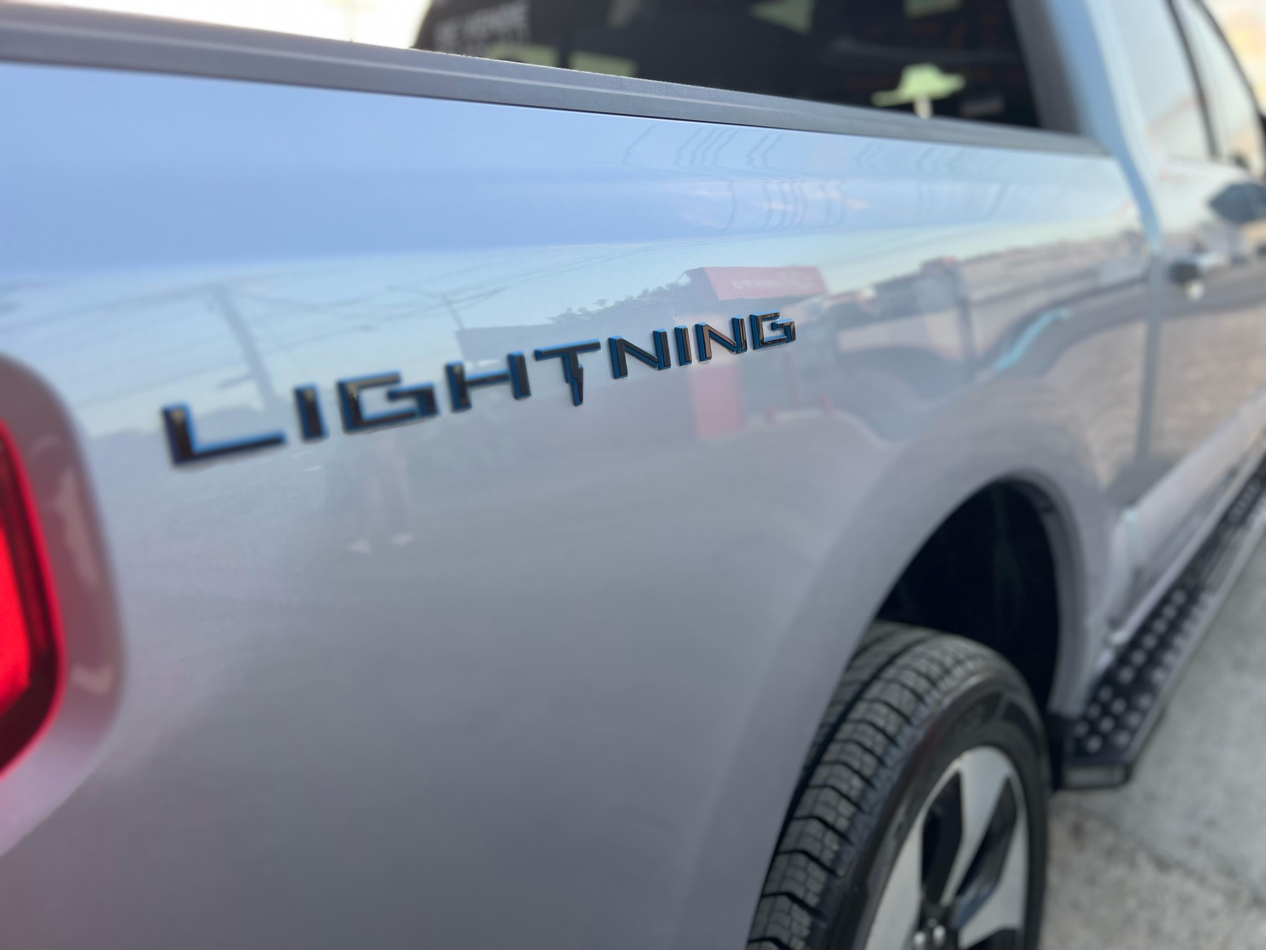jeepetas y camionetas -  Ford F-150 Lightning Platinum 2022 9