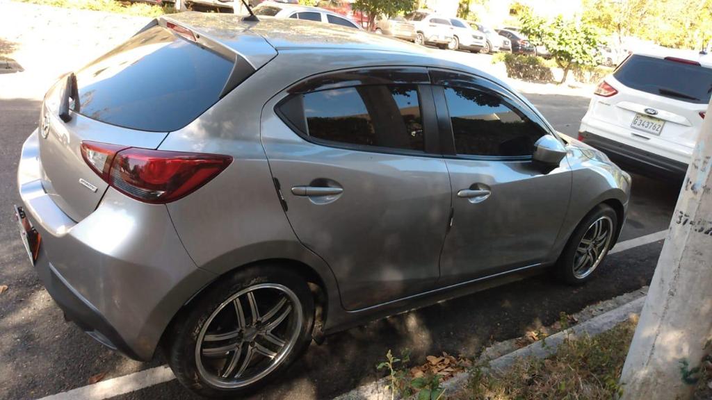 carros - Mazda demio 2016 4