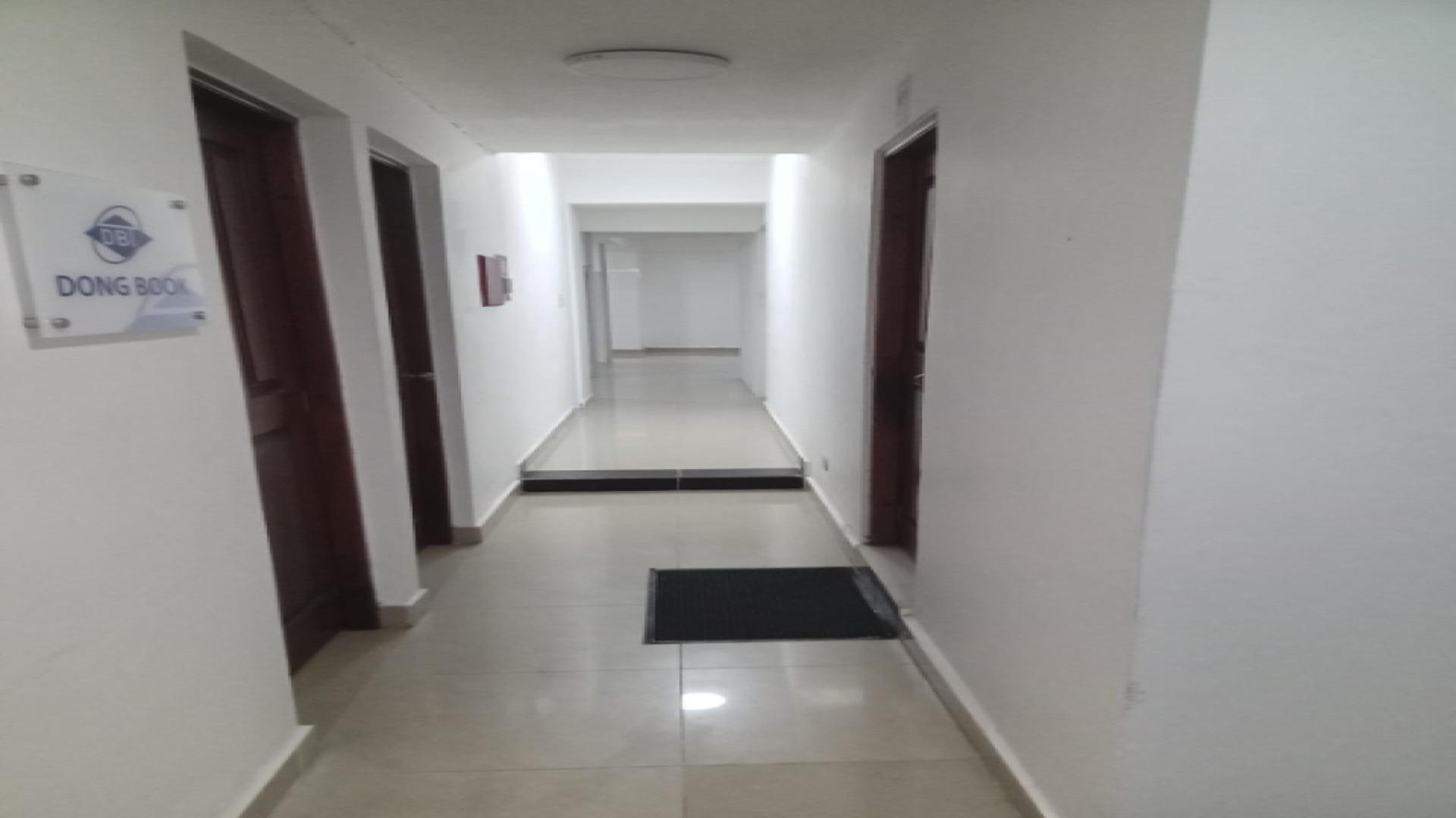 oficinas y locales comerciales - Local Comercial en EVARISTO MORALES 3