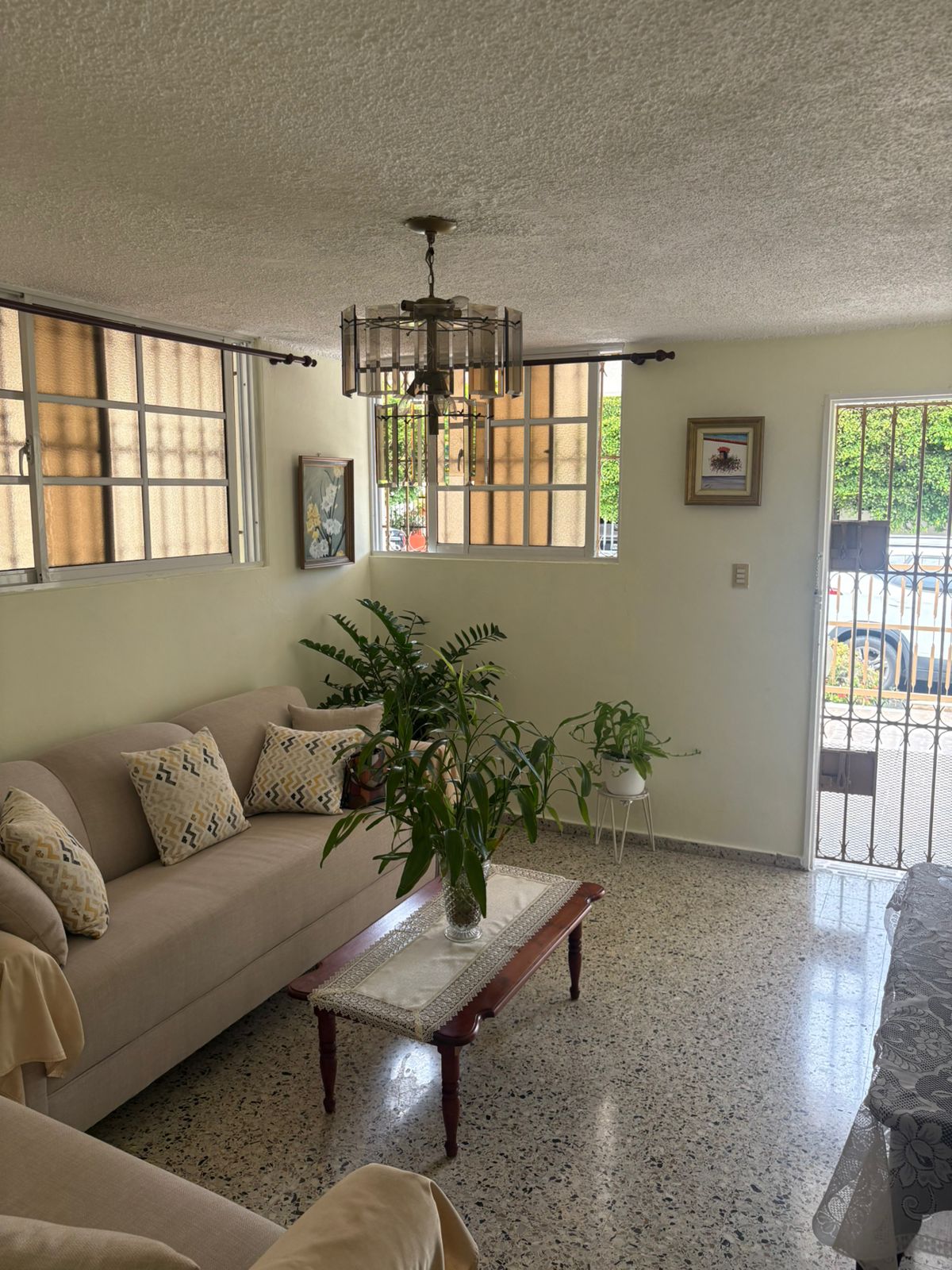 casas - Casa Espaciosa en Venta – Av. Independencia, Santo 1