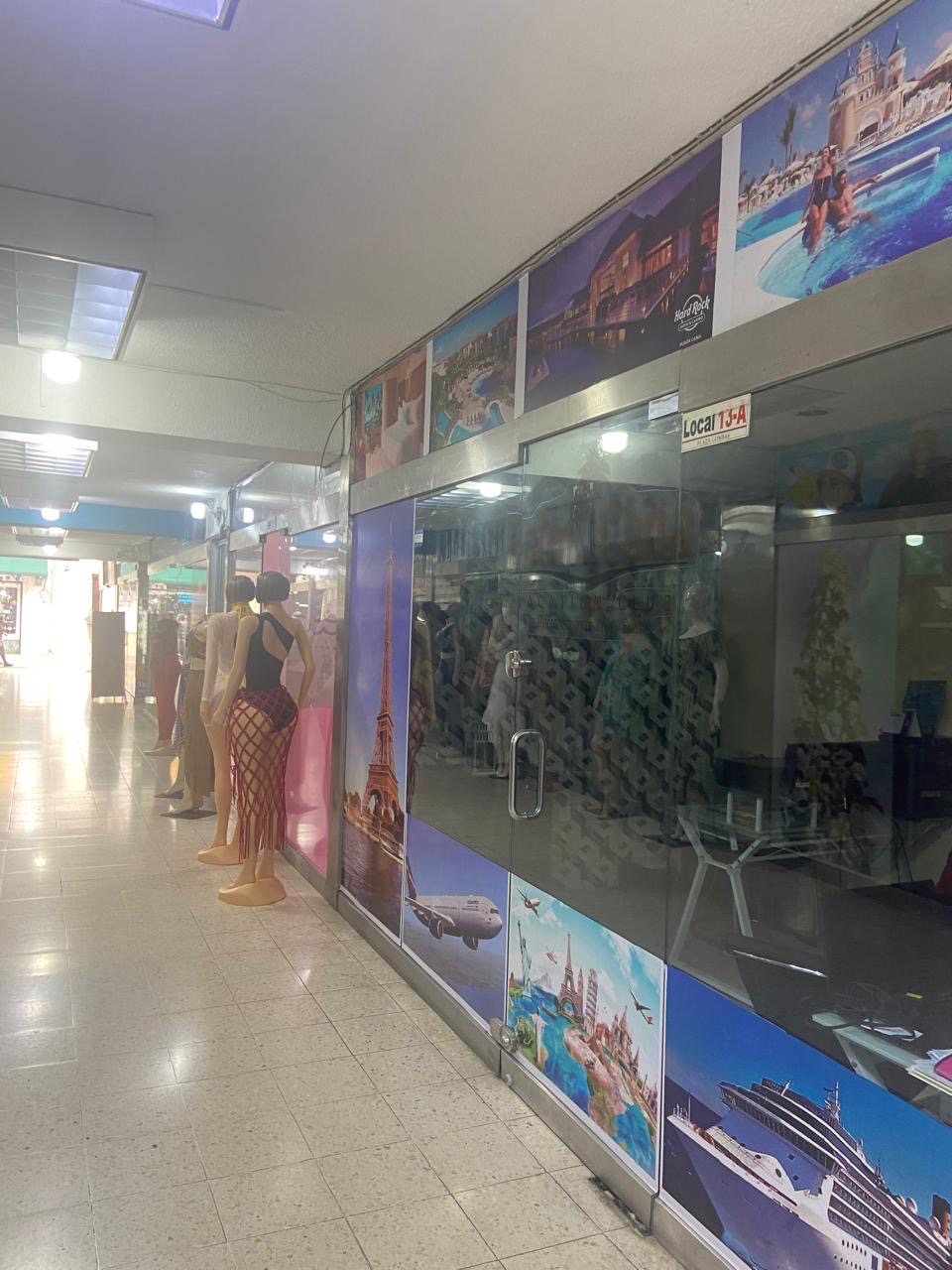 oficinas y locales comerciales - venta de plaza comercial con 42 locales en la zona colonial Distrito Nacional  1